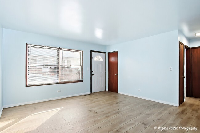 Building Photo - 831 Washington St