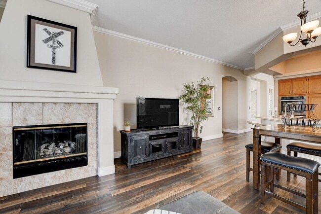 Building Photo - QUALITY FULLY FURNISHED SEVEN HILLS HOME WITH A PRIVATE POOL AND SPA