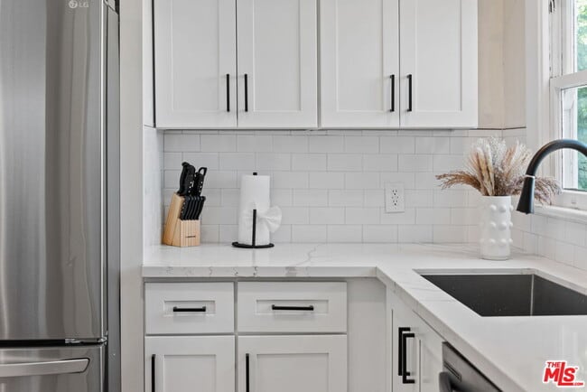 Building Photo - 1224 N Ogden Dr