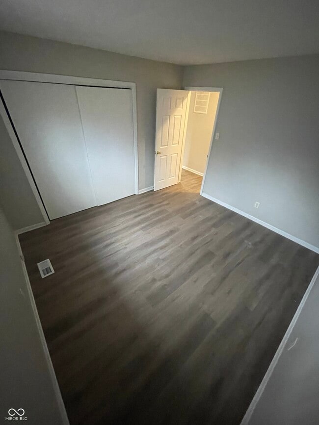 Building Photo - 2948 Roberta Dr