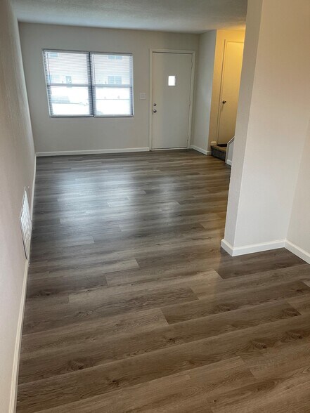 Building Photo - 225 S Rosedale Ave