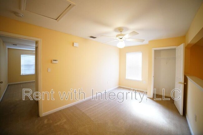 Building Photo - 2738 W Tharpe St