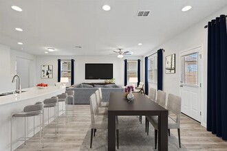 Building Photo - 10112 Dawn Pearl Dr