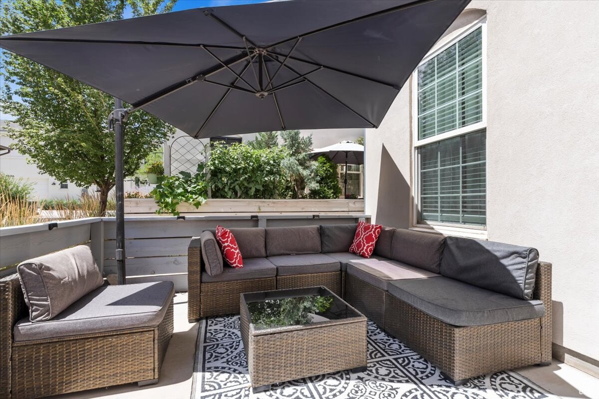 Building Photo - 10606 S Redknife Dr