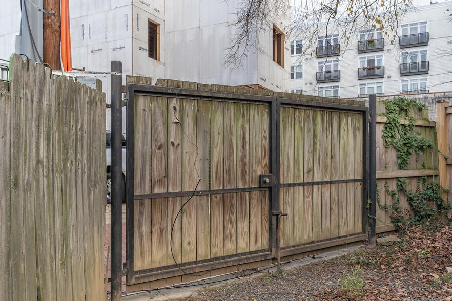 backyard gate - 724 13th St SE