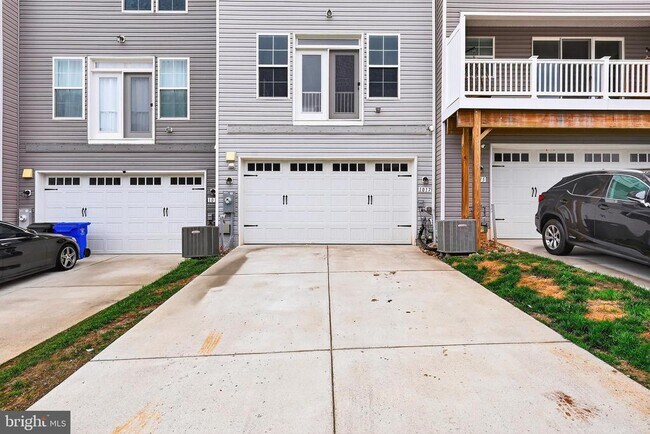 Building Photo - 1017 Flester Ln