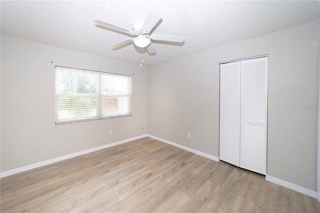 Building Photo - 3242 Laurel Dale Dr