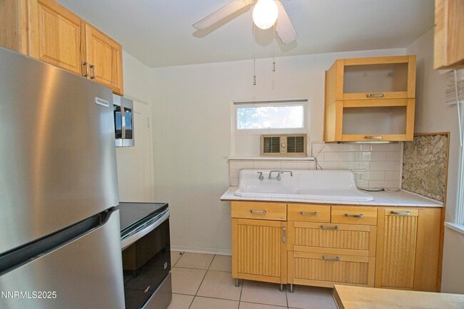 Building Photo - 1418 E St