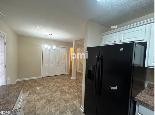 Building Photo - 15 Hidden Mill Ct