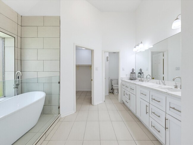 Building Photo - 1114 Jasons Bend Dr