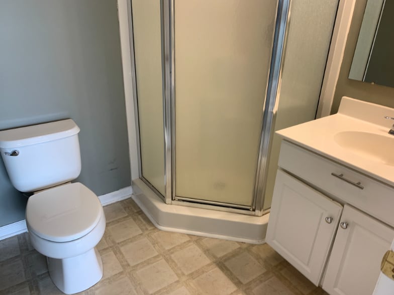 Building Photo - 351 Paradee Dr