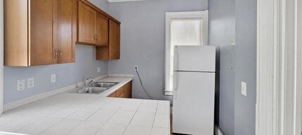 Building Photo - 412 18th St