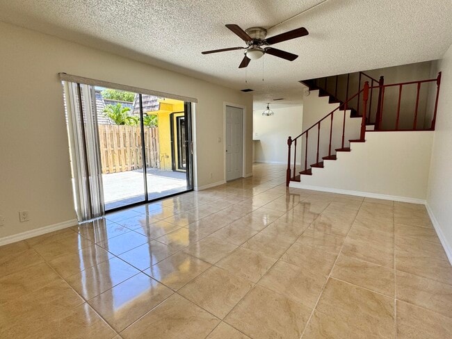 Building Photo - 203 Lake Arbor Dr