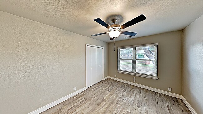 Building Photo - Beautiful 4 Bedroom 2 Bath in Edmond