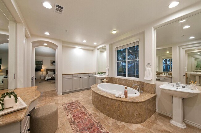 Building Photo - Gorgeous Estate Home In Encinitas Ranch