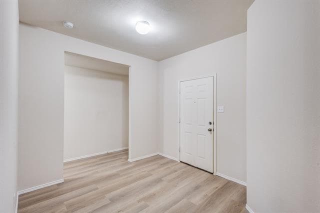 Building Photo - 9816 Pierce Dr