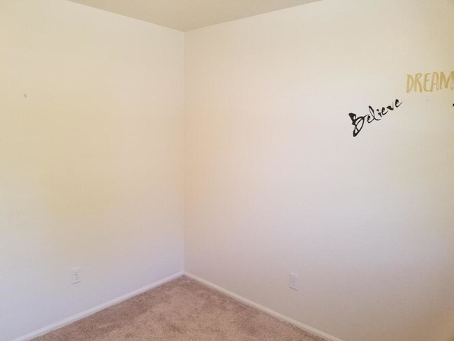 Building Photo - 2633 Danbury Dr
