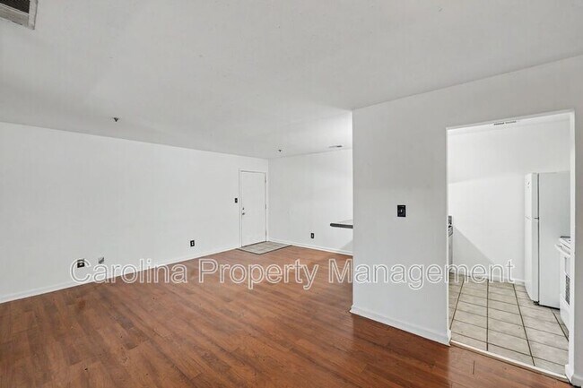 Building Photo - 9535 University Terrace Dr