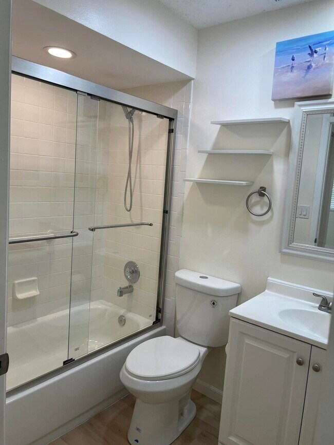 Building Photo - 18081 SE Country Club Dr