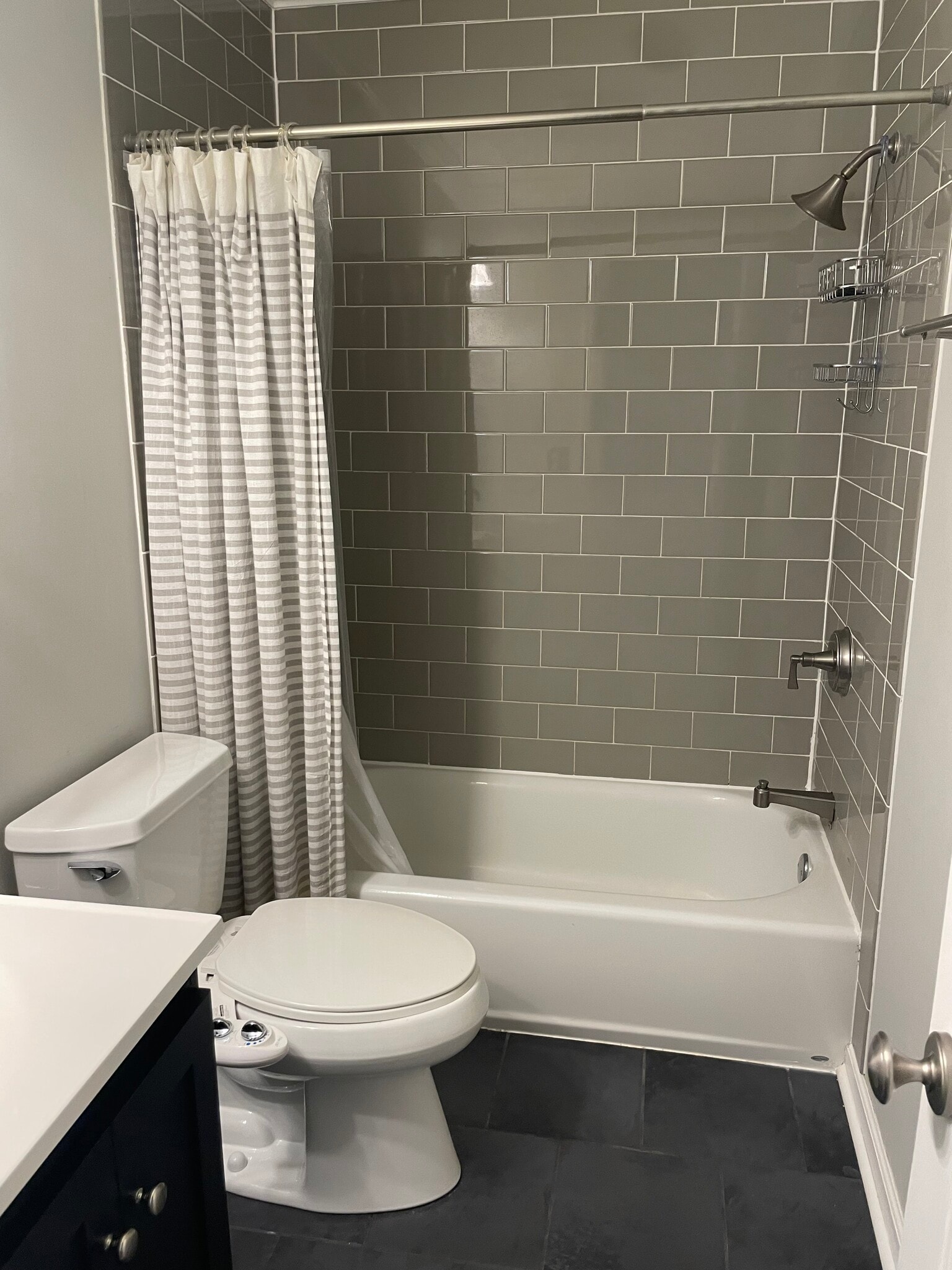 Full bathroom upstairs - 109 Friar Ln