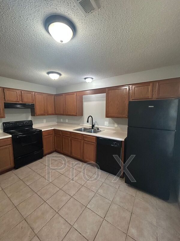 Building Photo - 3501 SW Landau Ct