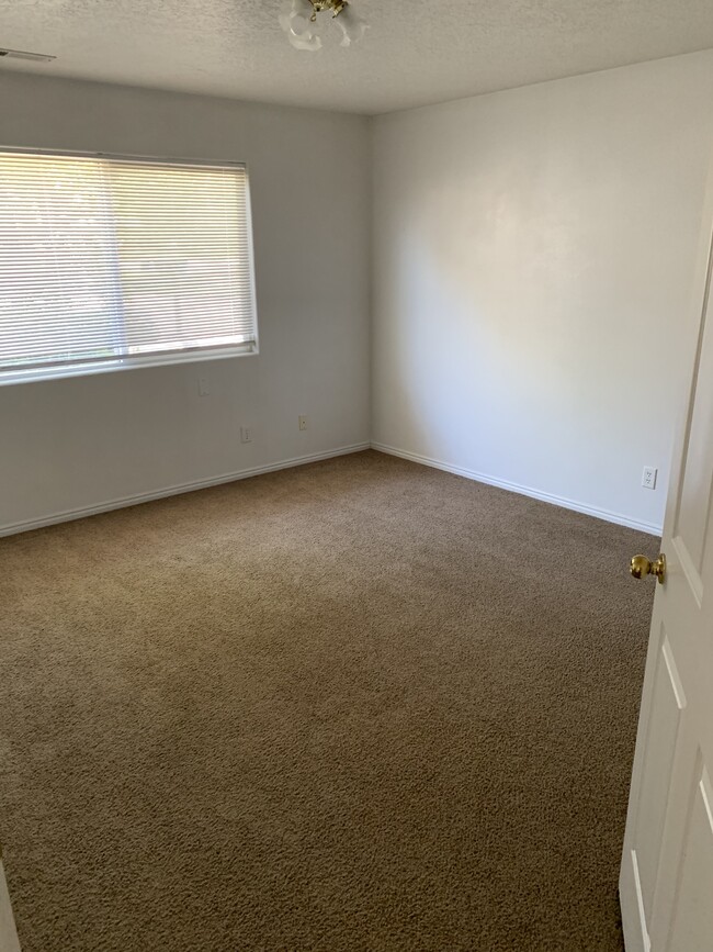 Building Photo - PPM Lease & Management (417)