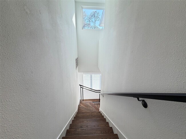 Building Photo - 2807 Old Pecan Grove Ln