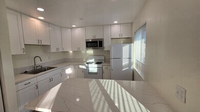 Building Photo - 2545 Fairmount Ave