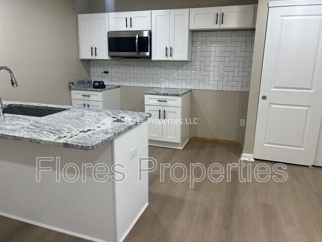 Building Photo - 2561 Milverton Way