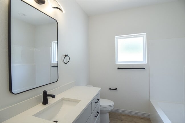 Building Photo - 13734 Canal St