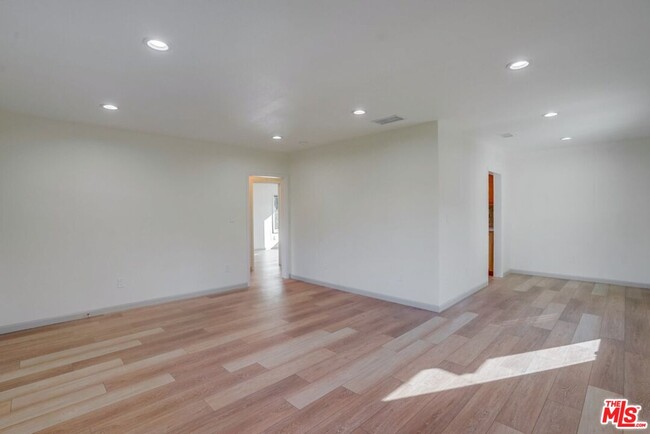 Building Photo - 4725 Sawtelle Blvd