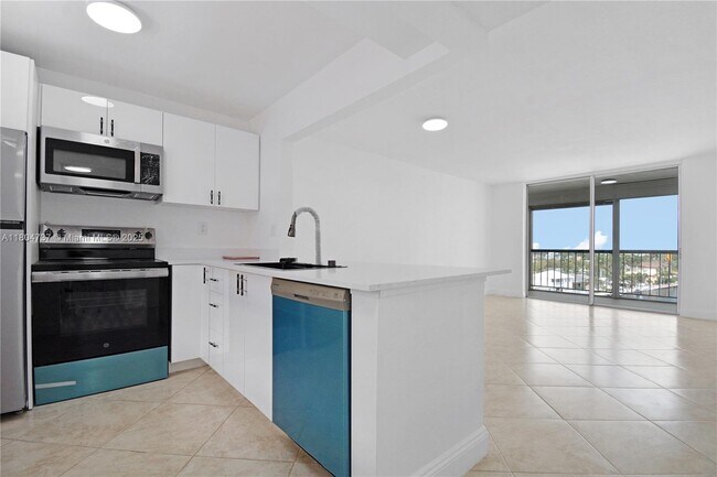 Building Photo - 1391 S Ocean Blvd