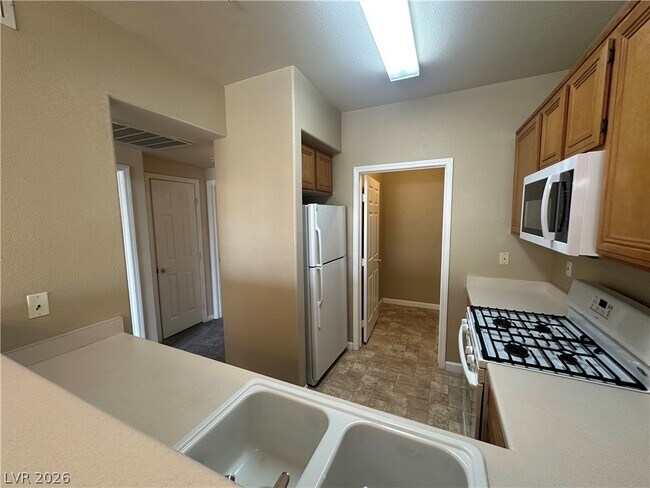 Building Photo - 7111 S Durango Dr