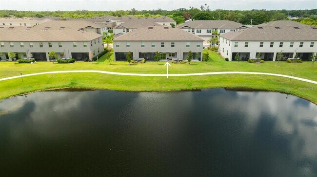 Building Photo - 736 Royal Empress Dr