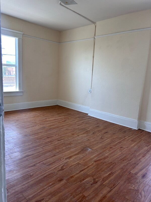 Building Photo - 709 Yandell Dr
