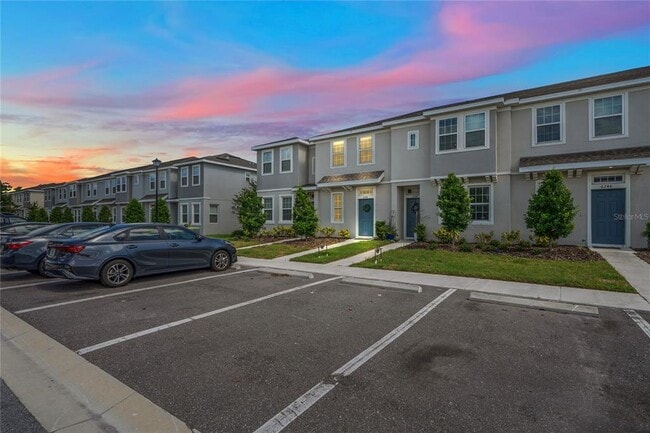 Building Photo - 6240 Fairmont Ln