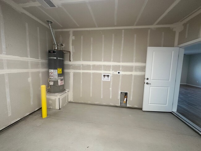 Building Photo - Wood Ranch Apartments 506