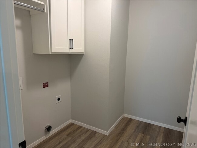 Building Photo - 1640 E 140th Pl