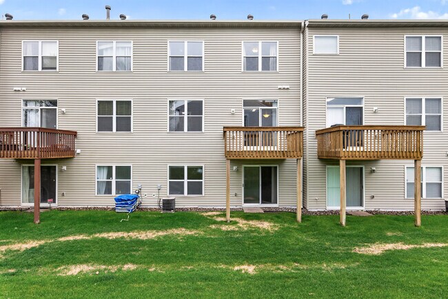 Building Photo - 5130 Holly Ln N