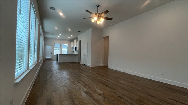 Building Photo - 27114 Cutleaf Daisy Ct