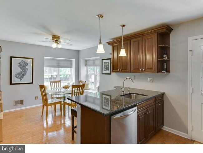 Building Photo - 45 Tynemouth Ct