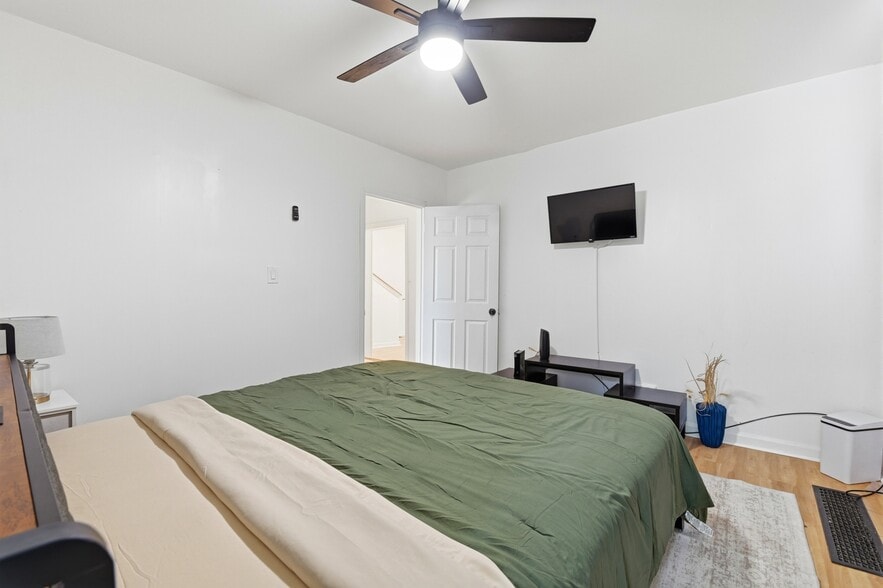 Building Photo - 4246 Nebraska Ave