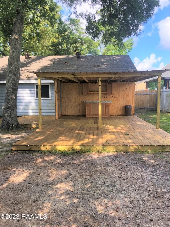 Building Photo - 706 Picard Rd