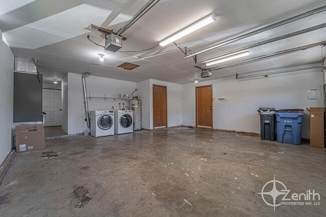 Building Photo - 1641 NW 31st Ave