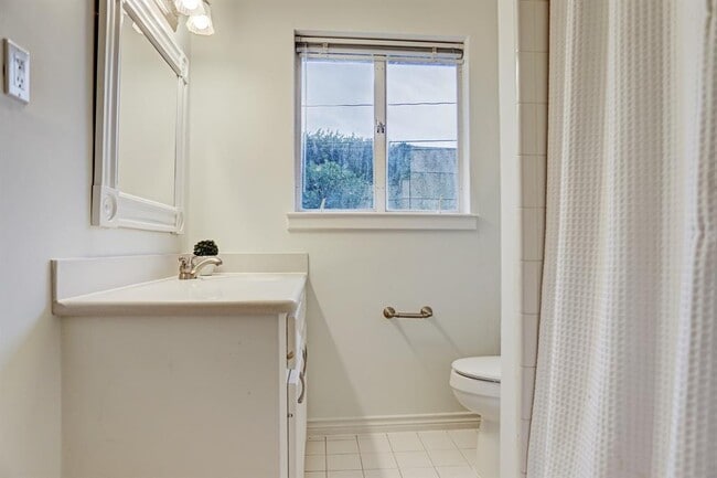 Building Photo - 4671 Merwin St