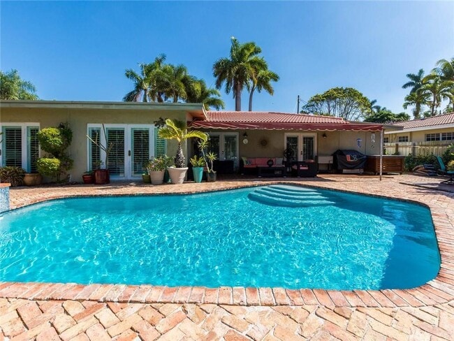 Building Photo - 2319 NE 16th Ave