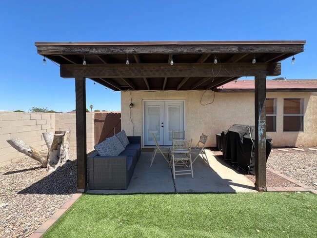 Building Photo - SUNSET MESA HOME WITH POOL ACCESS!