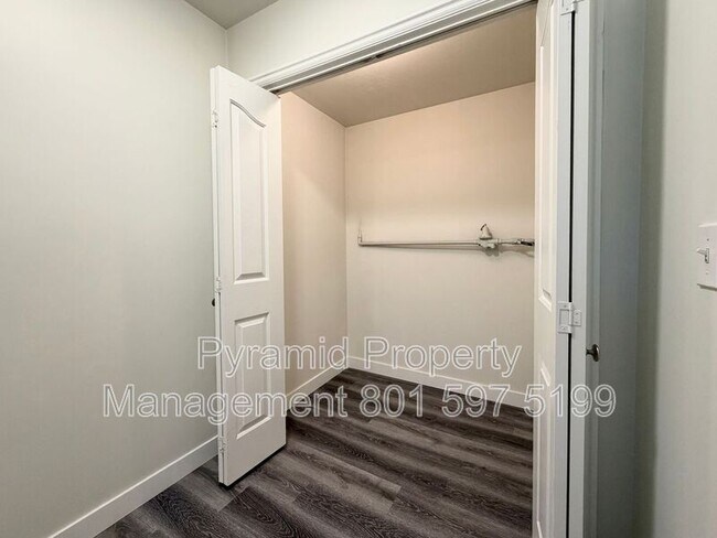 Building Photo - 3178 S 945 E