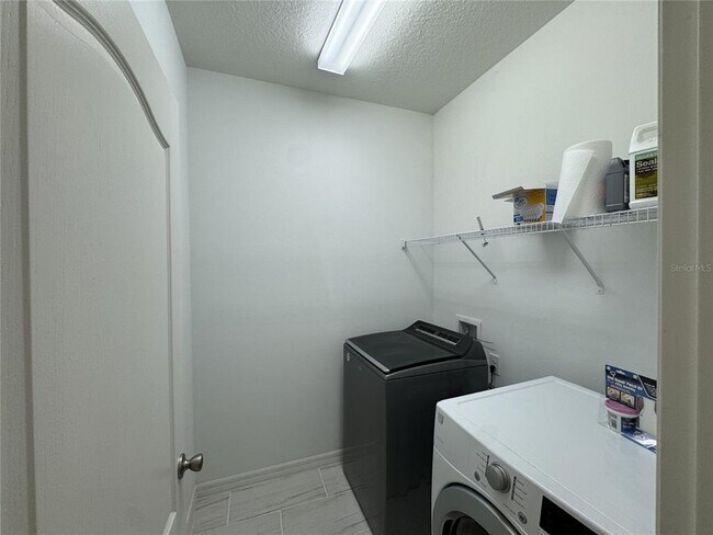 Building Photo - 279 Sunfish Dr