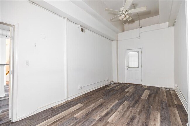 Building Photo - 1844 W Henderson St